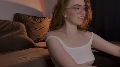 Marie online show from March 8, 2025, 3:24 pm