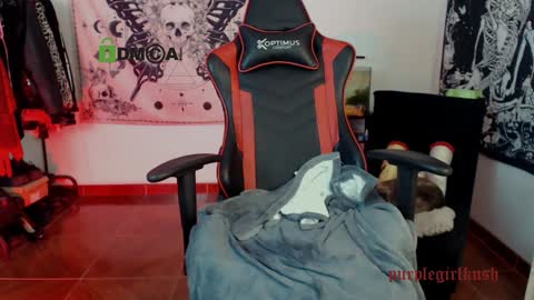 Snapshot of purpelkush chatting on January 29, 2025, 7:25 am Purplekush Violet punk online show from January 29, 2025, 7:25 am