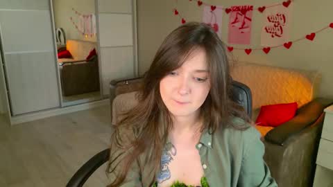 Bella online show from October 31, 2025, 5:41 am