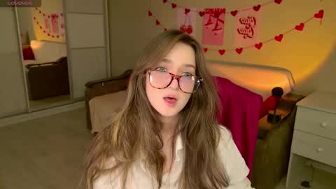 Bella online show from December 5, 2025, 5:49 am