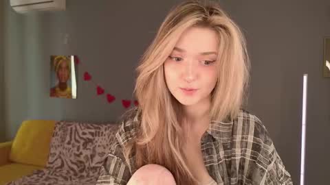 Bella online show from March 11, 2026, 5:35 am