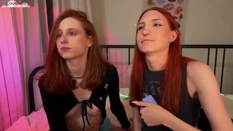 Snapshot of purplebeawer chatting on September 24, 2025, 7:17 pm Francine online show from September 24, 2025, 7:17 pm