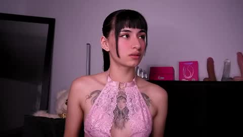 Snapshot of purplesnake_ chatting on March 22, 2026, 3:32 am Alynn online show from March 22, 2026, 3:32 am