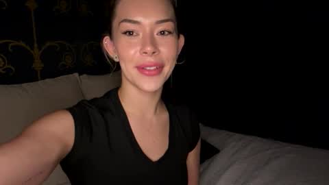 pussycandy4u online show from November 12, 2025, 2:06 pm