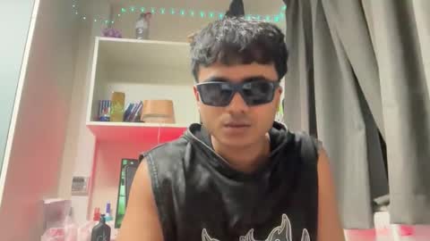 qosmo123 online show from March 31, 2026, 2:35 am