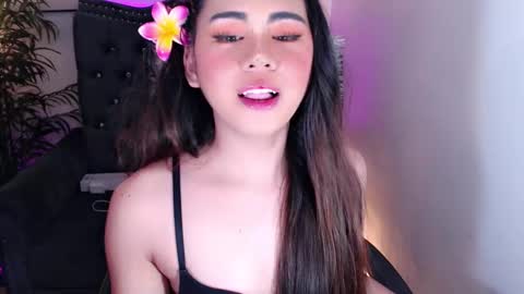 Snapshot of qt_luna18 chatting on December 6, 2024, 5:11 pm qt_luna18 online show from December 6, 2024, 5:11 pm