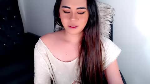 Snapshot of qt_luna18 chatting on December 18, 2024, 2:28 pm qt_luna18 online show from December 18, 2024, 2:28 pm