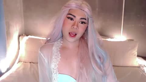 qt_luna18 online show from July 2, 2026, 8:15 pm
