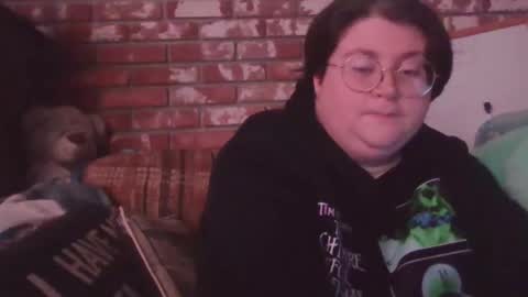 Snapshot of qtbisuccubi chatting on January 6, 2026, 5:27 pm Br4tty Bunny online show from January 6, 2026, 5:27 pm