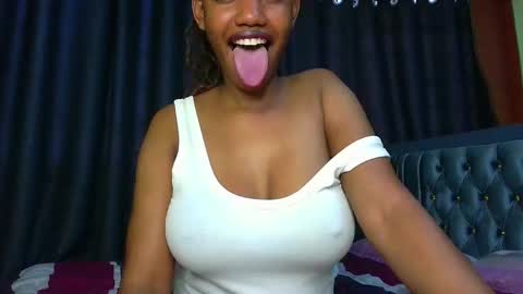 queen321850 online show from January 6, 2026, 2:10 pm