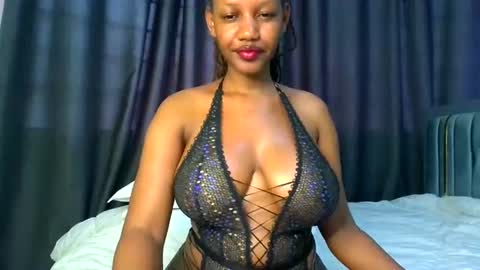 Snapshot of queen321850 chatting on July 25, 2026, 12:14 pm queen321850 online show from July 25, 2026, 12:14 pm