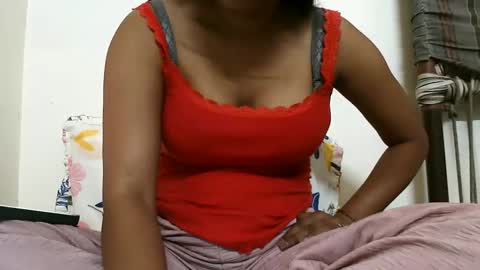 queen_642 online show from April 22, 2026, 2:36 am