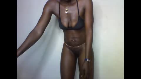 queen_abito online show from February 4, 2025, 8:02 am