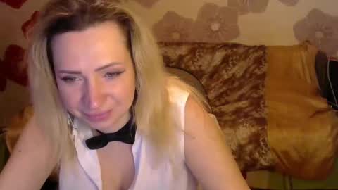 Queen Daenerys online show from December 15, 2024, 6:04 pm