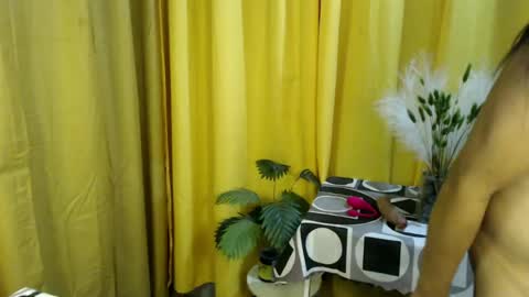 Snapshot of queen_ennah chatting on June 28, 2026, 2:17 am queen_ennah online show from June 28, 2026, 2:17 am