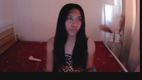 queen_gia online show from April 7, 2026, 2:12 am