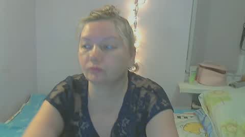 queen_jane8 online show from February 18, 2025, 5:10 pm