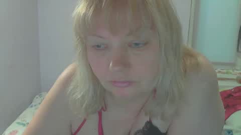 queen_jane8 online show from May 15, 2026, 1:51 pm