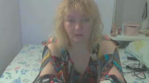 queen_jane8 online show from June 1, 2026, 5:03 pm