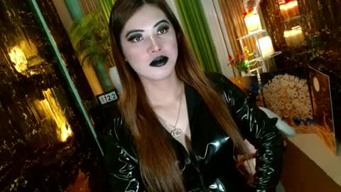 Snapshot of queen_kendalx19 chatting on June 22, 2026, 3:25 am Kendal online here from 6am-3pm philippine time online show from June 22, 2026, 3:25 am