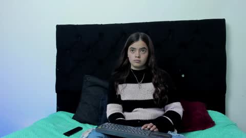 queen_misy online show from April 5, 2026, 8:17 pm