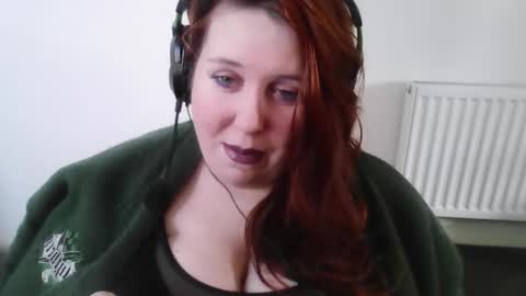 Snapshot of queen_o_swords chatting on February 22, 2026, 10:36 am queen_o_swords online show from February 22, 2026, 10:36 am