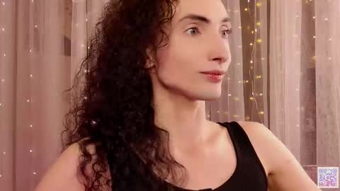 queen_of_tease online show from November 6, 2025, 5:25 pm
