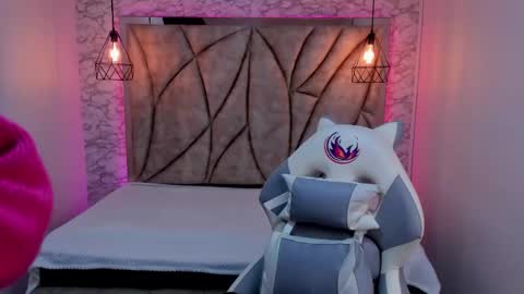   online show from January 27, 2025, 12:05 pm