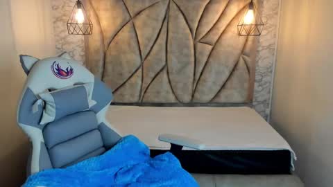   online show from February 7, 2025, 11:45 am