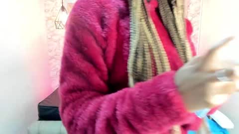   online show from February 21, 2025, 12:06 pm