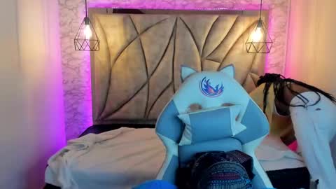   online show from March 7, 2025, 12:01 pm