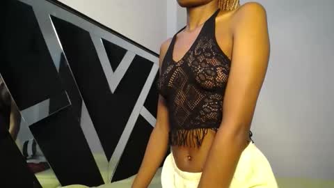 queen_sashavixen online show from May 12, 2026, 6:10 am