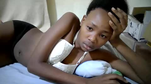 Snapshot of queen_slender chatting on May 29, 2026, 7:17 am queen_slender online show from May 29, 2026, 7:17 am