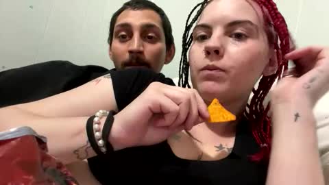 queenandkingcray online show from April 13, 2026, 5:18 pm