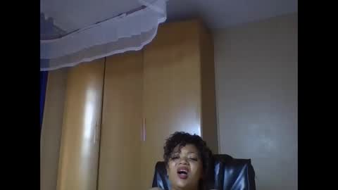 Snapshot of queenbebony2 chatting on April 30, 2026, 6:53 am Queenbebony2 online show from April 30, 2026, 6:53 am