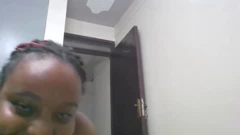 queen online show from February 1, 2026, 9:24 pm