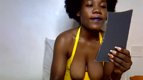 Snapshot of queenbest chatting on June 7, 2026, 1:43 am Cindy Melahnin online show from June 7, 2026, 1:43 am