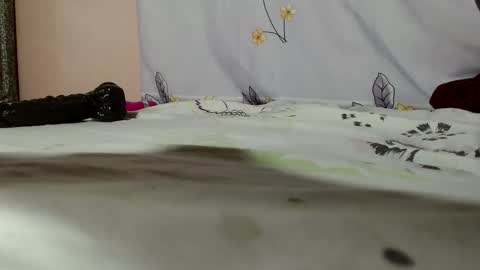 queenchloe1 online show from April 18, 2026, 2:37 am