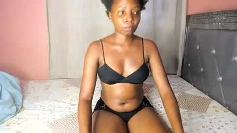 Snapshot of queenchloe1 chatting on July 2, 2026, 7:03 am queenchloe1 online show from July 2, 2026, 7:03 am