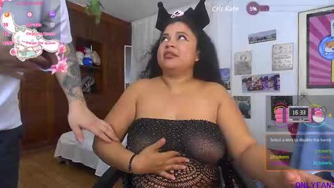 Snapshot of queencougarr chatting on February 19, 2025, 12:57 am queen online show from February 19, 2025, 12:57 am