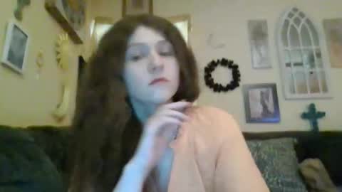queencrimsonlvx online show from April 23, 2026, 12:51 pm