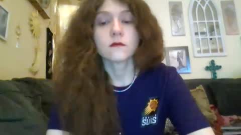 queencrimsonlvx online show from May 6, 2026, 8:58 pm