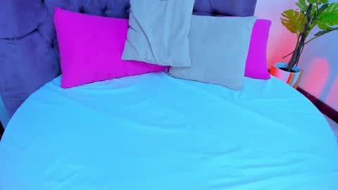 Queen online show from March 1, 2025, 9:26 pm