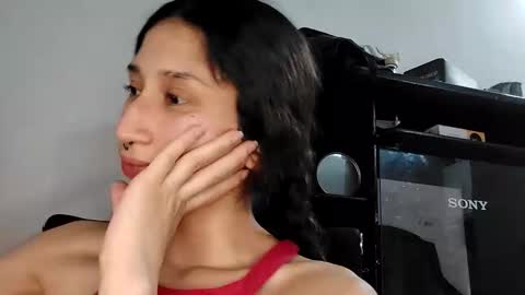 QUEENJEENN online show from November 5, 2025, 5:18 am