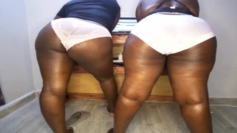 Nina online show from November 5, 2025, 7:58 pm