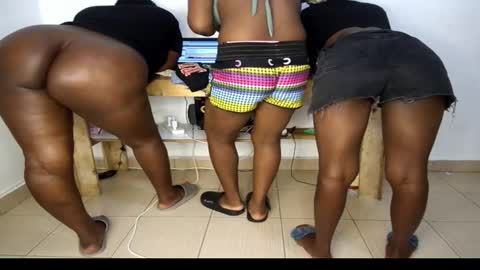 Snapshot of queenkiah chatting on March 18, 2026, 7:00 am Nina online show from March 18, 2026, 7:00 am