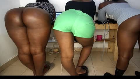 Snapshot of queenkiah chatting on March 21, 2026, 6:07 am Nina online show from March 21, 2026, 6:07 am