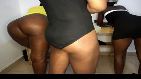 Snapshot of queenkiah chatting on April 1, 2026, 1:41 pm Nina online show from April 1, 2026, 1:41 pm