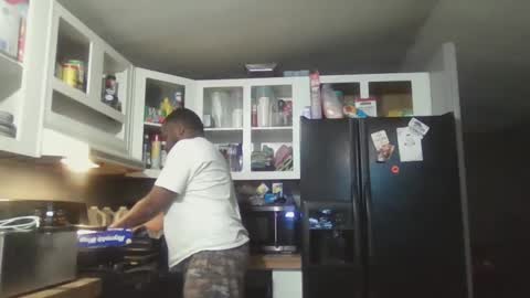 Queen N King Fun Night online show from February 14, 2025, 5:19 am