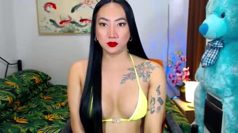 Snapshot of queenmistressts chatting on January 27, 2025, 12:43 am QUEEN online show from January 27, 2025, 12:43 am